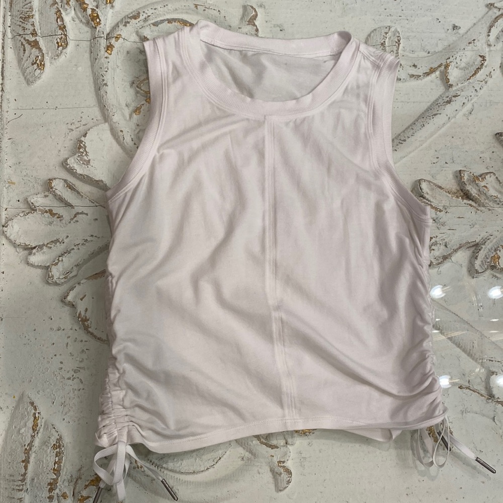 Lululemon Crop White Tank- Sz 2 EEUC